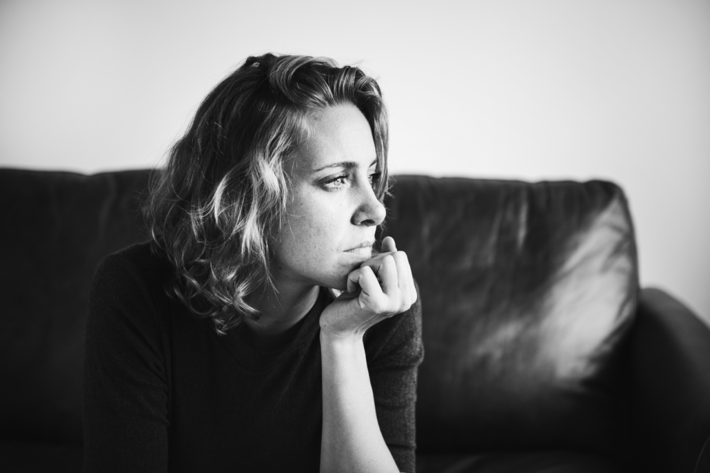A person suffering from depression zamartwianie się